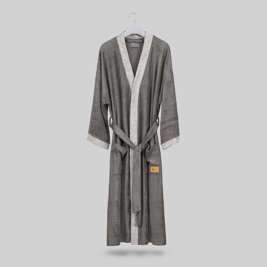 "Albornoz Onsen" Albornoz largo tipo kimono en tejido de rizo de bambú, color gris oscuro con cuello y puños en gris claro